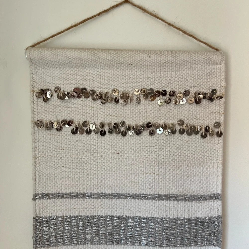 Woven wall tapestry